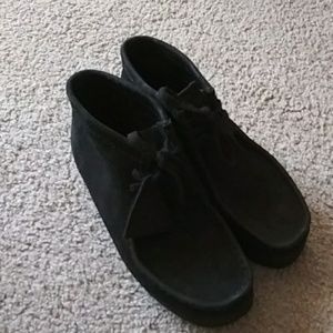 CLARKS ORIGINALS SHOES.